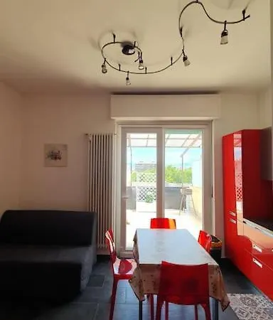 Tiziana Attico E Terrazzo Lägenhet *
