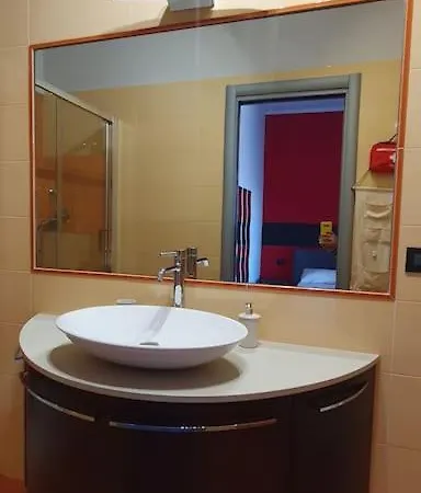 Tiziana Attico E Terrazzo Lägenhet *
